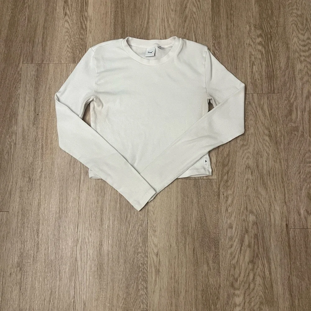 aritzia shirt - Picture 1 of 2